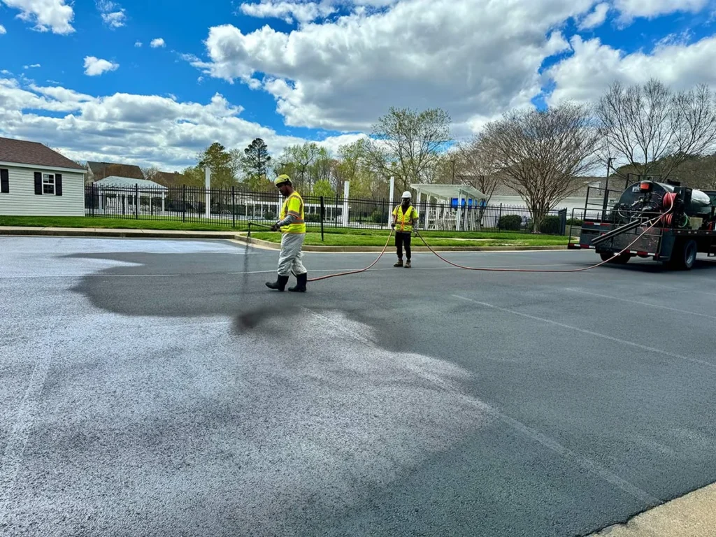 Sealcoating Application on Pavement